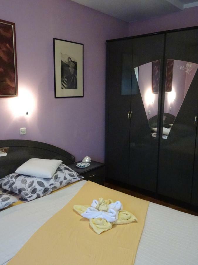 Apartman Iris S Terasom Rijeka Exterior photo