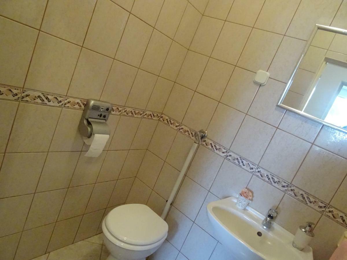 Apartman Iris S Terasom Rijeka Exterior photo